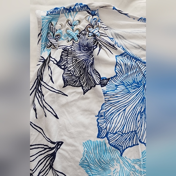 Top - Picture 3 of 5